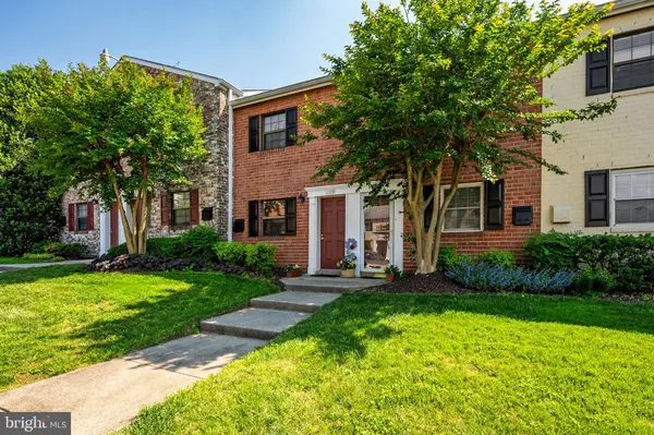 11109 ROCK GARDEN DR, Fairfax, VA 22030