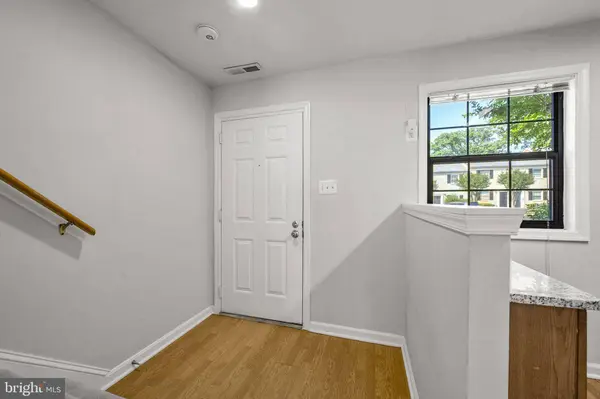 11109 ROCK GARDEN DR, Fairfax, VA 22030
