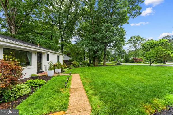 4441 VILLAGE DR, Fairfax, VA 22030