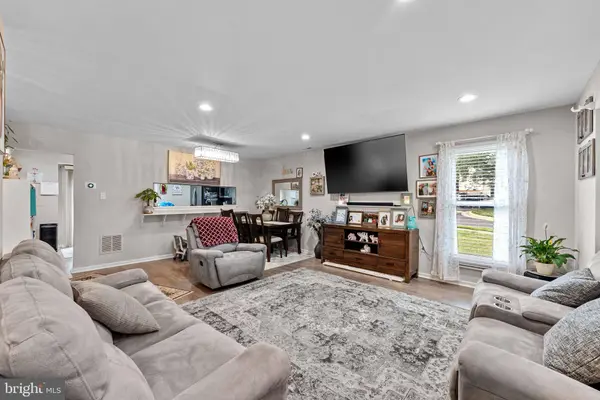 7302 ROKEBY DR, Manassas, VA 20109