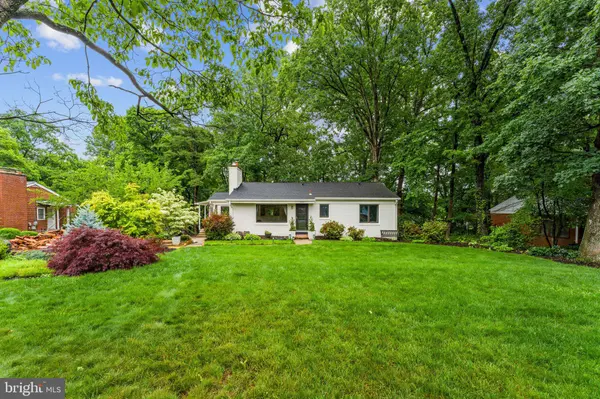 4441 VILLAGE DR, Fairfax, VA 22030