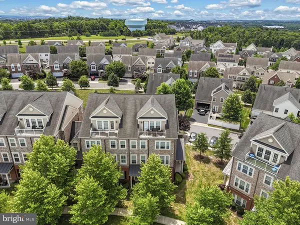 42572 WILDLY TER, Ashburn, VA 20148