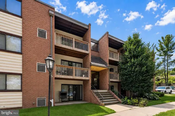 10725 W WEST DR #203, Fairfax, VA 22030
