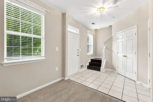 21790 DRAGONS GREEN SQ, Ashburn, VA 20147
