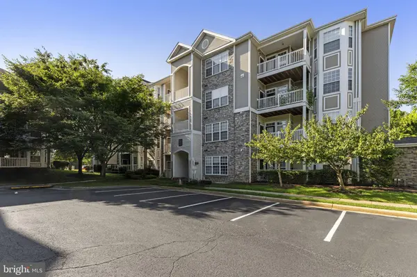512 SUNSET VIEW TER SE #204, Leesburg, VA 20175