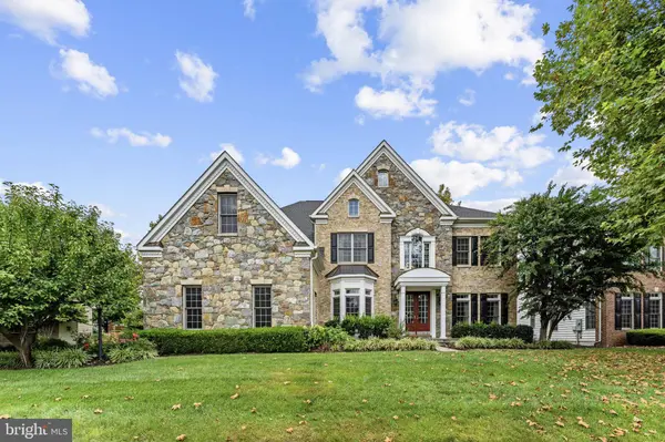 25717 SUMMERBANK CT, Chantilly, VA 20152
