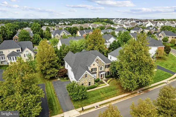 25717 SUMMERBANK CT, Chantilly, VA 20152