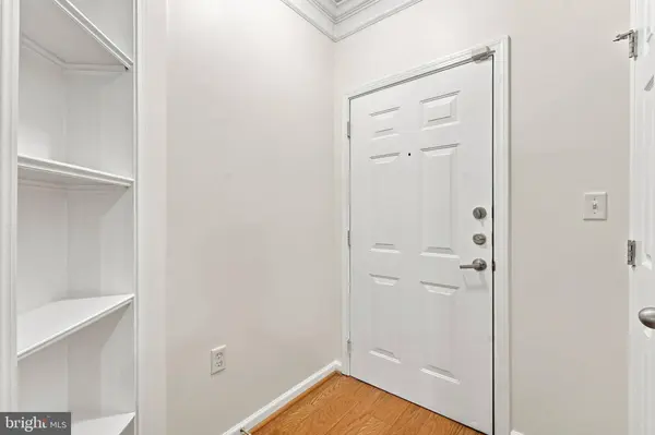 512 SUNSET VIEW TER SE #204, Leesburg, VA 20175