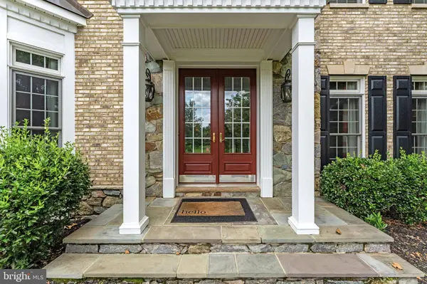 25717 SUMMERBANK CT, Chantilly, VA 20152