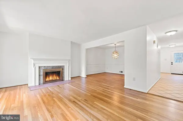 7384 HALLCREST DR, Mclean, VA 22102