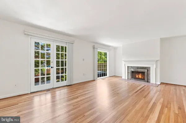 7384 HALLCREST DR, Mclean, VA 22102