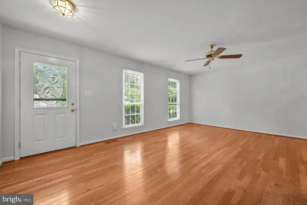 2422 IVYWOOD RD, Reston, VA 20191