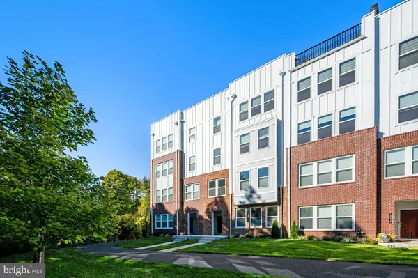 19937 LAVENDER DUST SQ, Ashburn, VA 20147