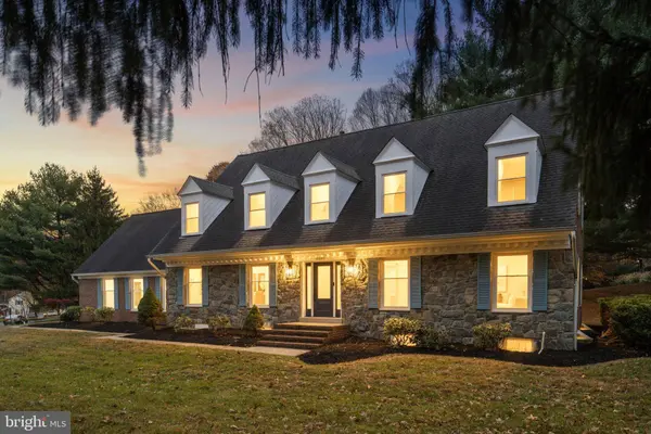 10333 HICKORY FOREST DR, Oakton, VA 22124