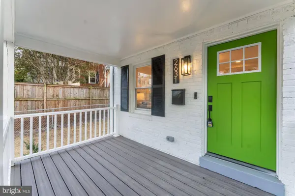 2631 FARMINGTON DR, Alexandria, VA 22303