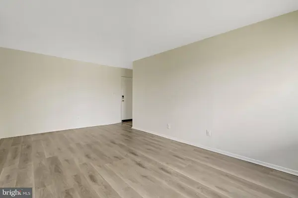 2904 KINGS CHAPEL RD #05/16, Falls Church, VA 22042