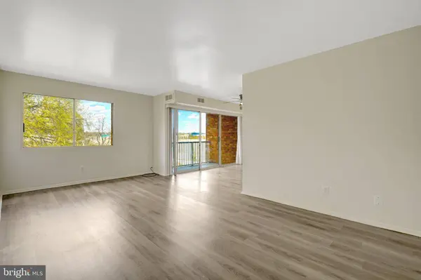 2904 KINGS CHAPEL RD #05/16, Falls Church, VA 22042