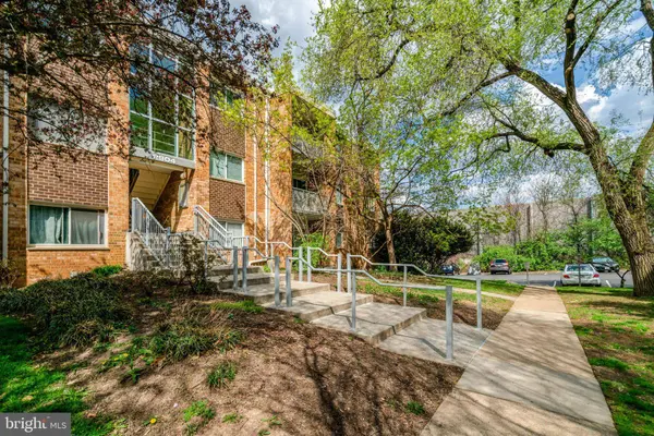 2904 KINGS CHAPEL RD #05/16, Falls Church, VA 22042