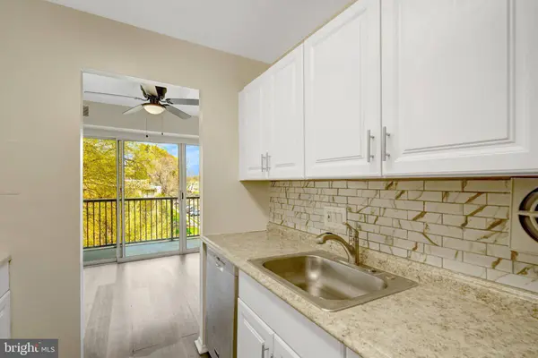2904 KINGS CHAPEL RD #05/16, Falls Church, VA 22042