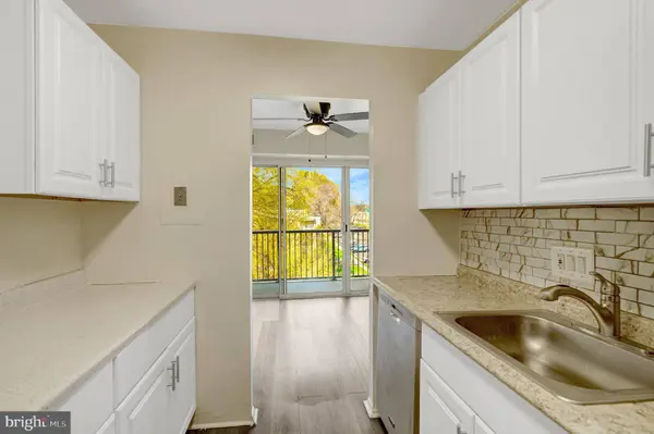 2904 KINGS CHAPEL RD #05/16, Falls Church, VA 22042