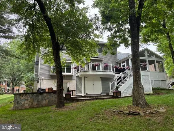 47165 TIMBERLAND PL, Sterling, VA 20165
