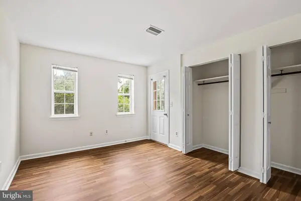 14905 RYDELL RD #202, Centreville, VA 20121