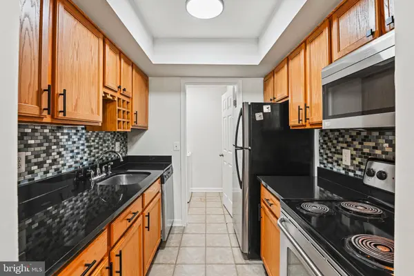14905 RYDELL RD #202, Centreville, VA 20121