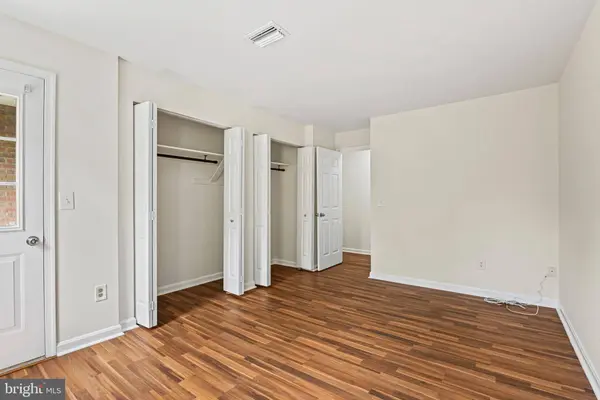 14905 RYDELL RD #202, Centreville, VA 20121