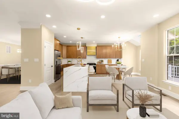 43621 DUNHILL CUP SQ, Ashburn, VA 20147