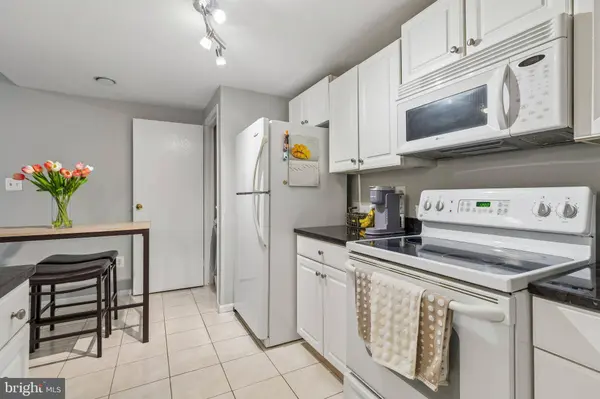 3933 GREENCASTLE RD #307, Burtonsville, MD 20866