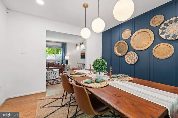 5322 STONINGTON DR, Fairfax, VA 22032