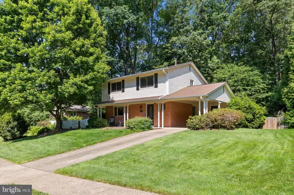 5322 STONINGTON DR, Fairfax, VA 22032