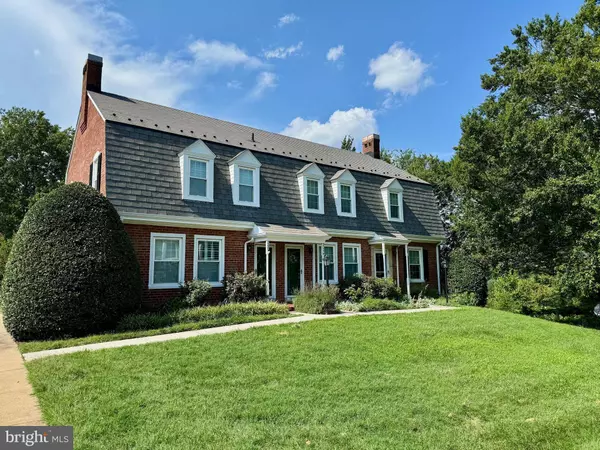 3337 S WAKEFIELD ST #B, Arlington, VA 22206