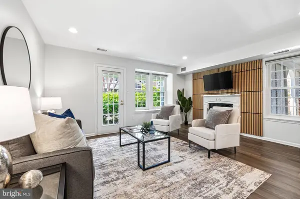 2586-A S ARLINGTON MILL DR #1, Arlington, VA 22206