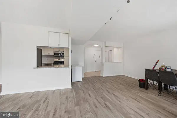 5340 HOLMES RUN PKWY #704, Alexandria, VA 22304