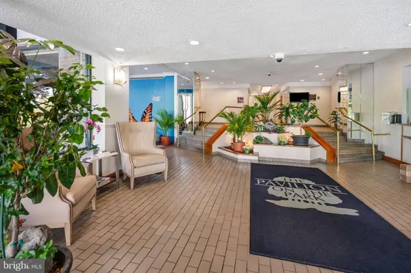 5340 HOLMES RUN PKWY #704, Alexandria, VA 22304