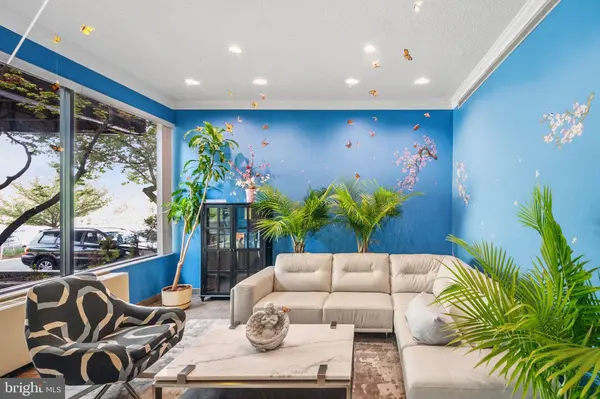 5340 HOLMES RUN PKWY #704, Alexandria, VA 22304