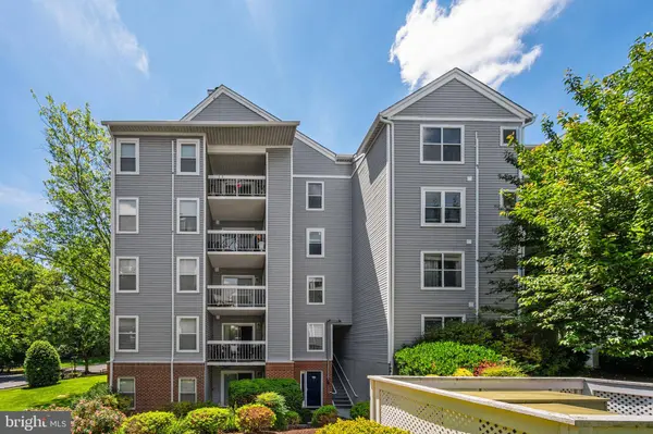 3179 SUMMIT SQUARE DR #2-E1, Oakton, VA 22124