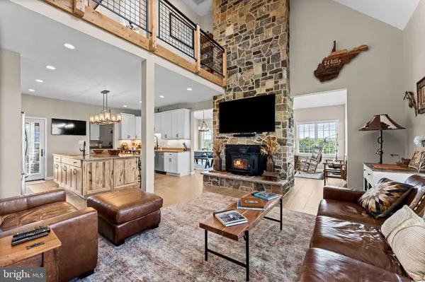 820 SHADYSIDE RD, Elk Garden, WV 26717