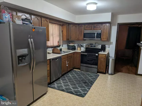 9511 ROGUES RD, Midland, VA 22728