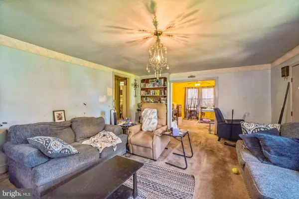 210 BEAVER RD, Harrisburg, PA 17112