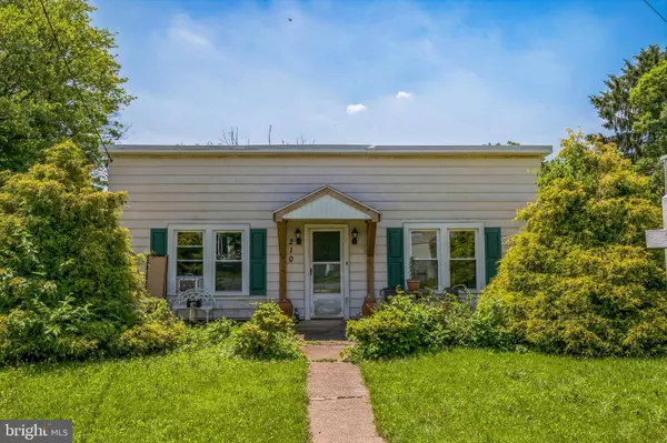 210 BEAVER RD, Harrisburg, PA 17112