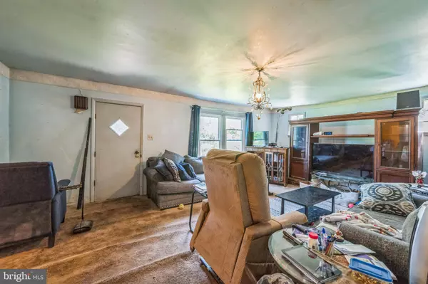 210 BEAVER RD, Harrisburg, PA 17112