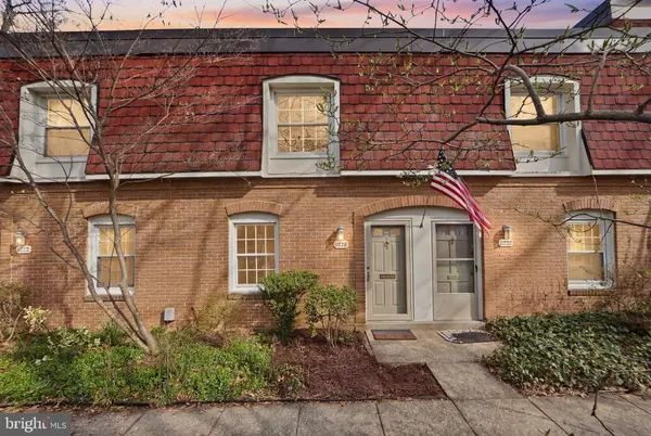 8230 CARRLEIGH PKWY #84, Springfield, VA 22152
