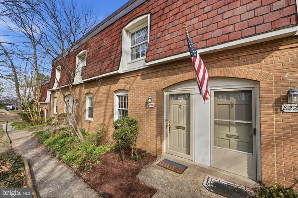 8230 CARRLEIGH PKWY #84, Springfield, VA 22152