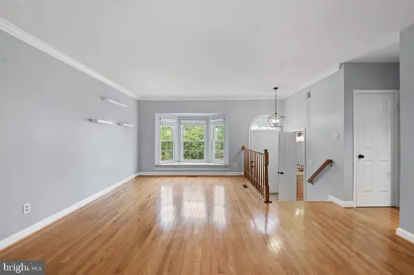 6804 SIGNATURE CIR, Alexandria, VA 22310