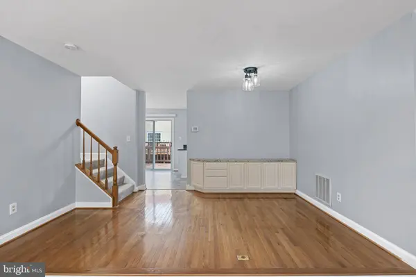6804 SIGNATURE CIR, Alexandria, VA 22310