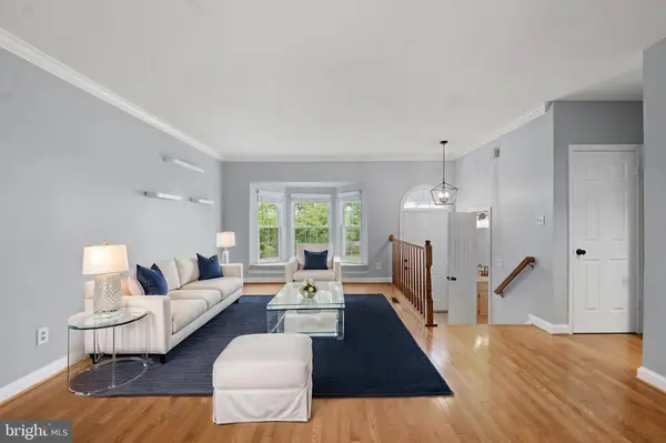 6804 SIGNATURE CIR, Alexandria, VA 22310