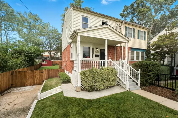 6942 University Dr, Alexandria, VA 22307-1525