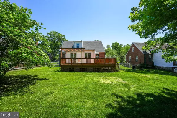 2926 STUART DR, Falls Church, VA 22042